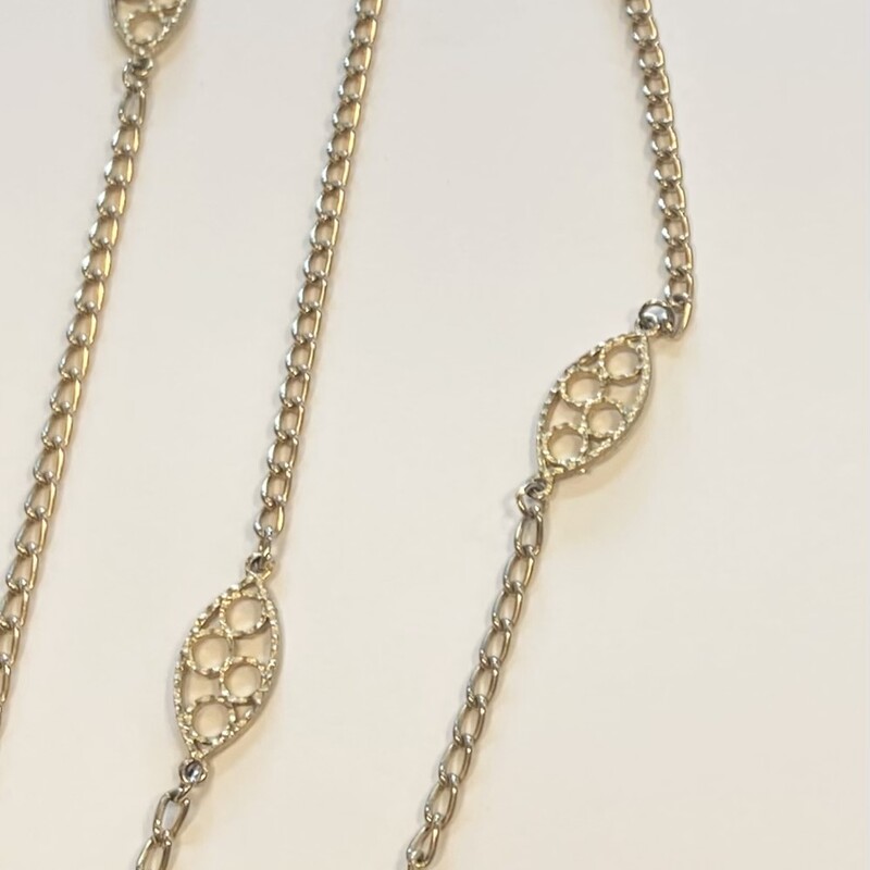 Gld Cutout Lng Necklace<br />
Gold<br />
Size: Necklace