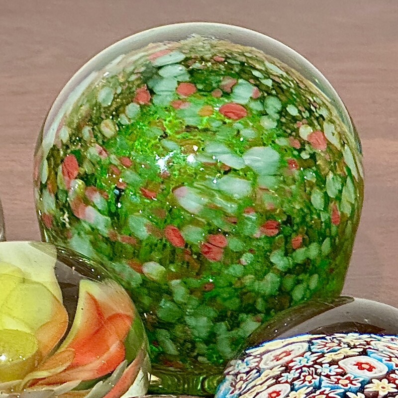 Paper Weight Kanawha, Green, Size: 3x3

Additional paperweights available, various sizes and prices.