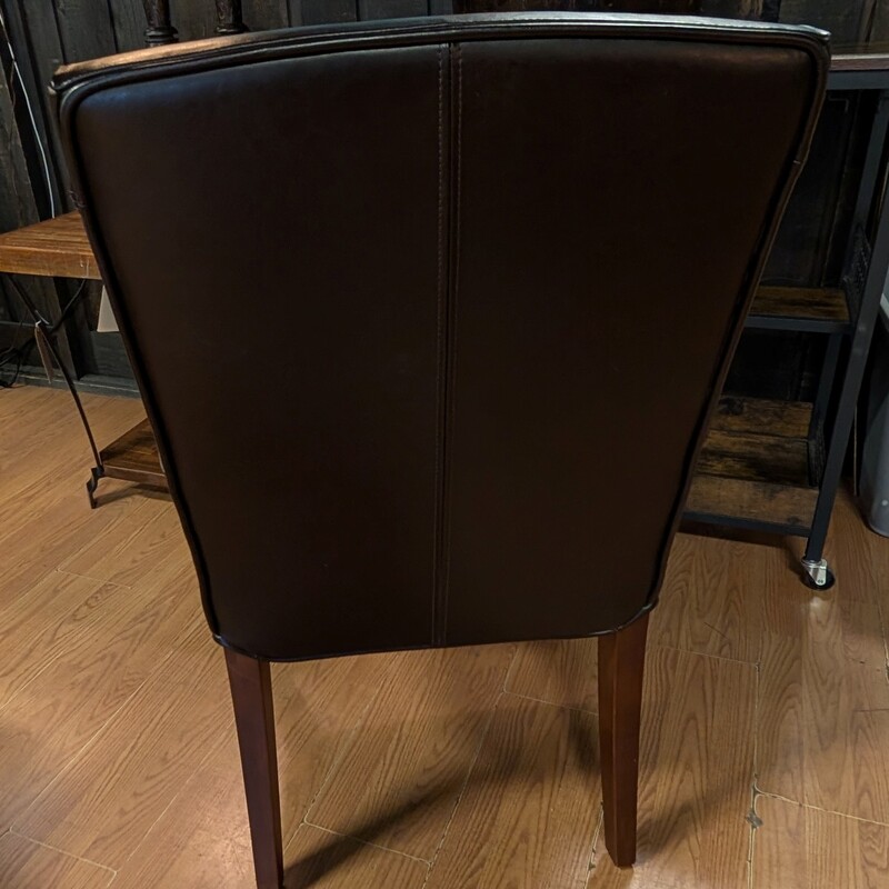 Ken Leather Arm Chair, Brown, Stitched
25 x 22 x 38
Seat Height 19in