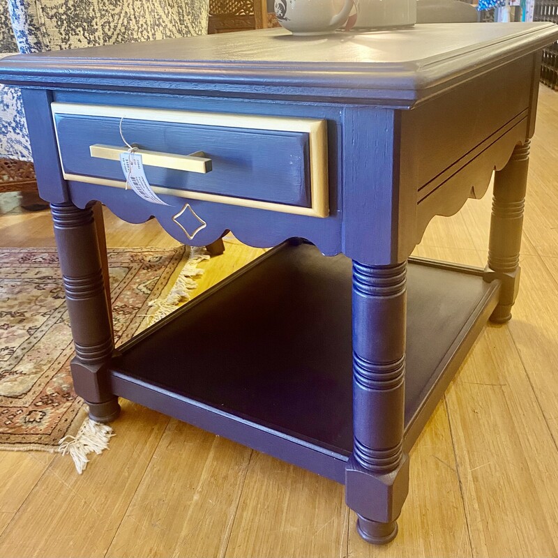 Table End/Accent 1 Drawer, Aubergine, Size: 22x27x22

Matching table available.