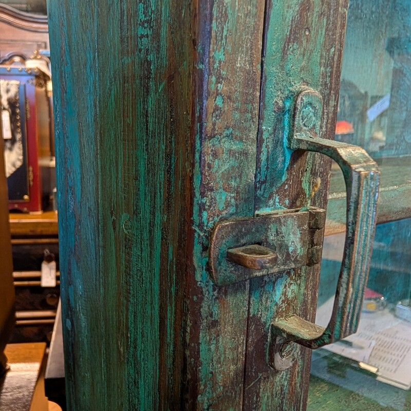 Shabby Chic Hanging Curio, Aqua, Glass Door<br />
17.5 x 5.5 x 31h