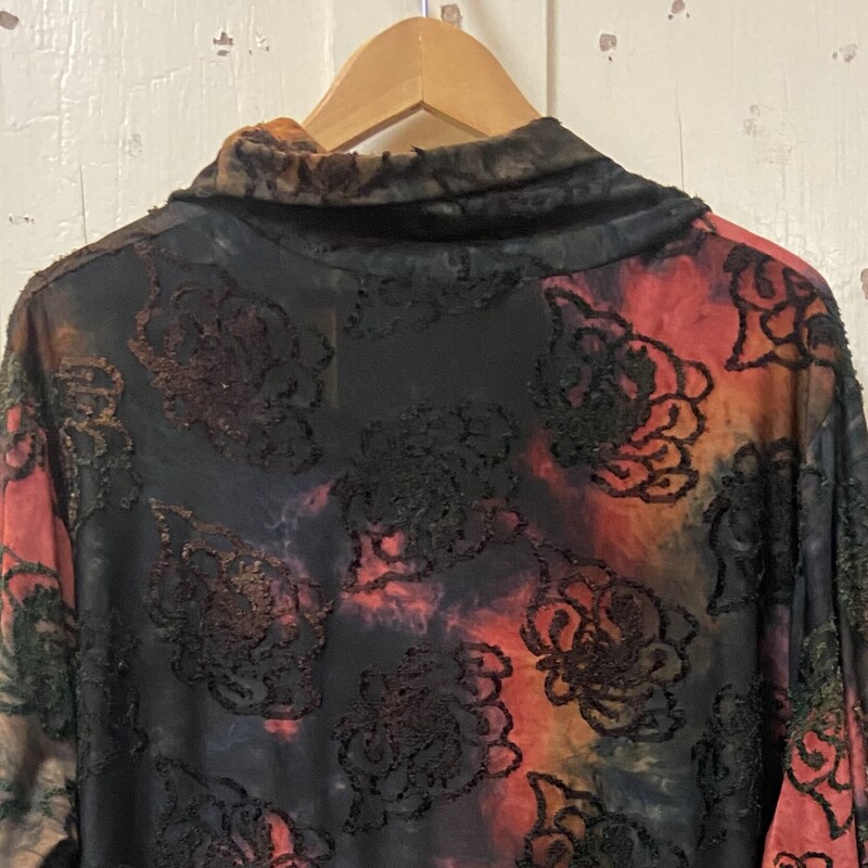 Blk/O/G Flrl Cowl Top<br />
Blk/O/G<br />
Size: 2X R$99