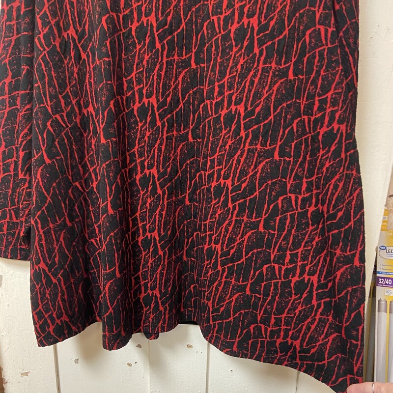 Blk/Rd Pat Top<br />
Blk/Red<br />
Size: 3X R$79