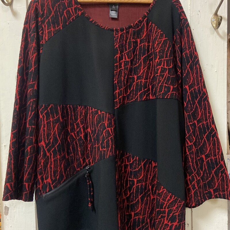 Blk/Rd Pat Top<br />
Blk/Red<br />
Size: 3X R$79