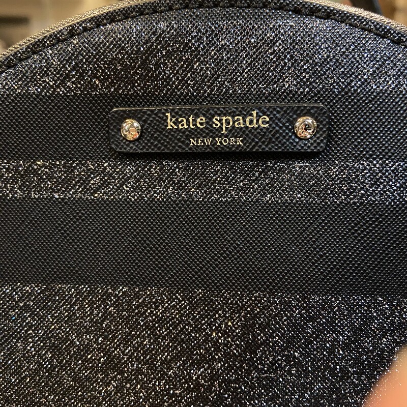 EUC Bk/S Bckpck Purse
Blk/Slv
Size: R $268