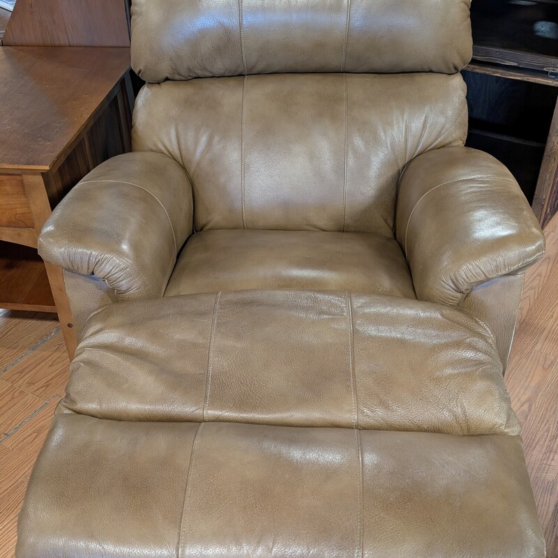 Flexsteel Leather Recliner, Brown, Electric
33 x 34 x 39h
