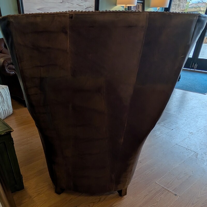 Paul Robert Stud Leather, Brown, Wingback<br />
36 x 36 x 41h