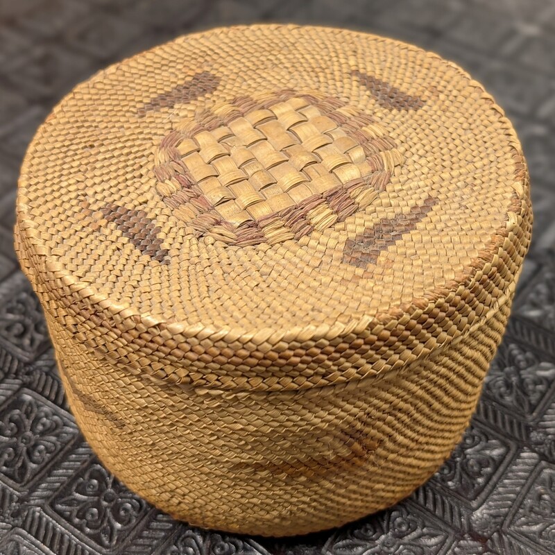 Makah Indians NW Basket,
5.5 x 3.5h