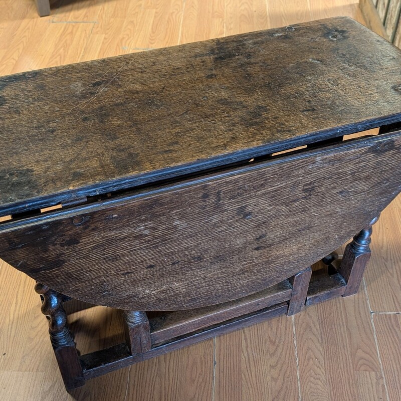 Barely Twist Gateleg, English, 18th Century<br />
35w x 16-42w x 23h