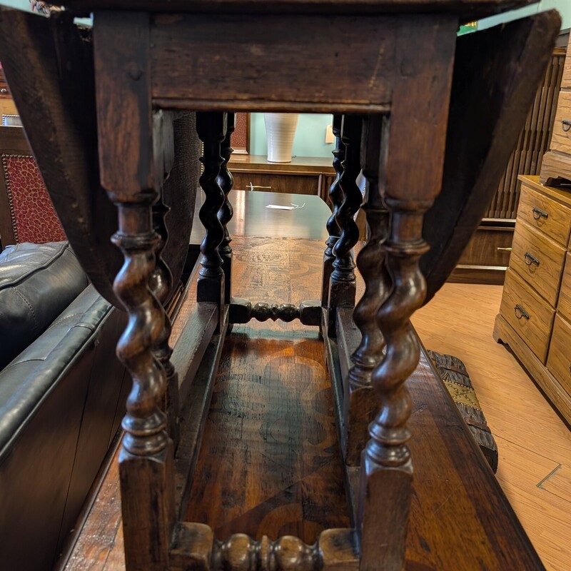 Barely Twist Gateleg, English, 18th Century<br />
35w x 16-42w x 23h