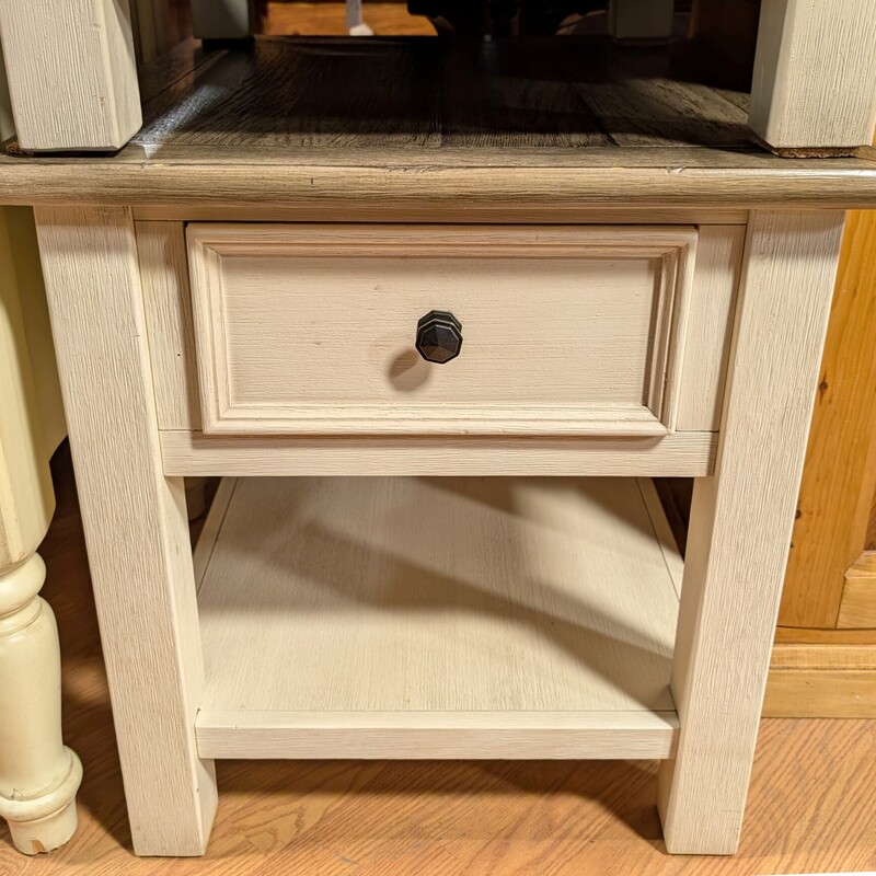 Casual End Table