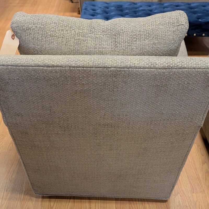 Lee Industries Arm Chair, Grey, Swivel<br />
31 x 31 x 33h