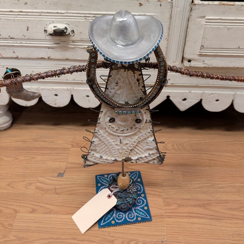 Sweetheart Of The Rodeo, Sculptur, Handmade<br />
19 x 21h