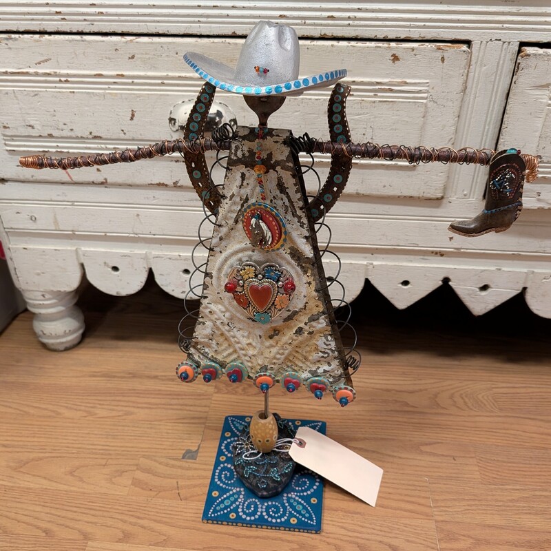 Sweetheart Of The Rodeo, Sculptur, Handmade
19 x 21h