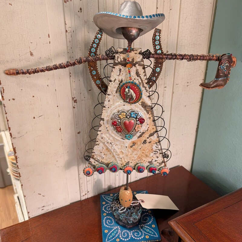 Sweetheart Of The Rodeo, Sculptur, Handmade
19 x 21h