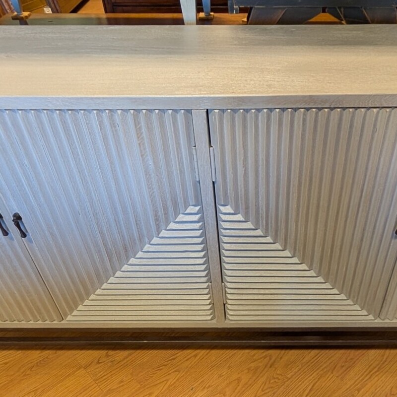 Finn Mango Sideboard, 4 Door, GrayWash
72 x 16 x 37