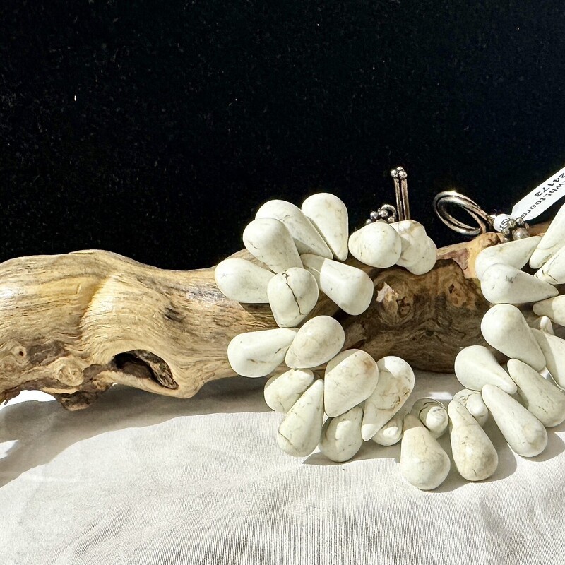 Tear drop stones bracelet