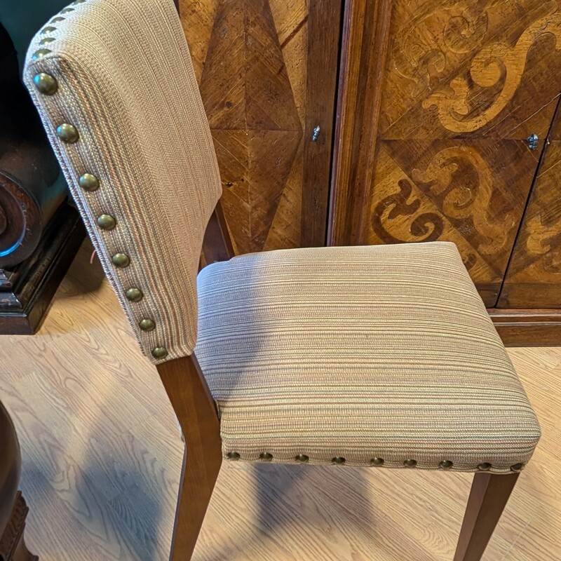Four Hand Fabric Dining, Stripes, Studs<br />
19 x 21 x 35h