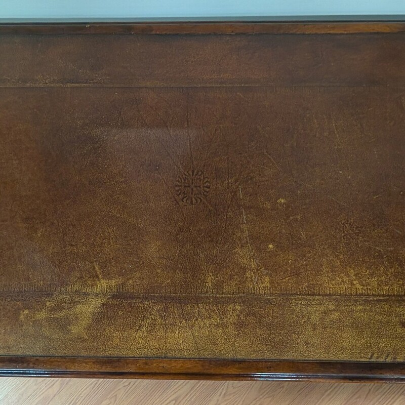 Barely Twist Leather Top, 2 Drawer, Vintage<br />
50 x 29 x 29.5h