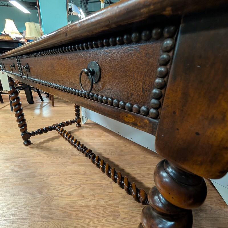 Barely Twist Leather Top, 2 Drawer, Vintage<br />
50 x 29 x 29.5h