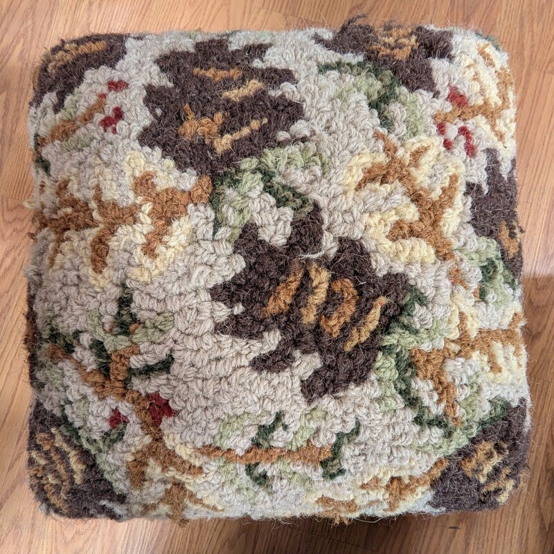 Hooked Rug Leaves, Sweet, Rustic<br />
12 x 12 x 9h