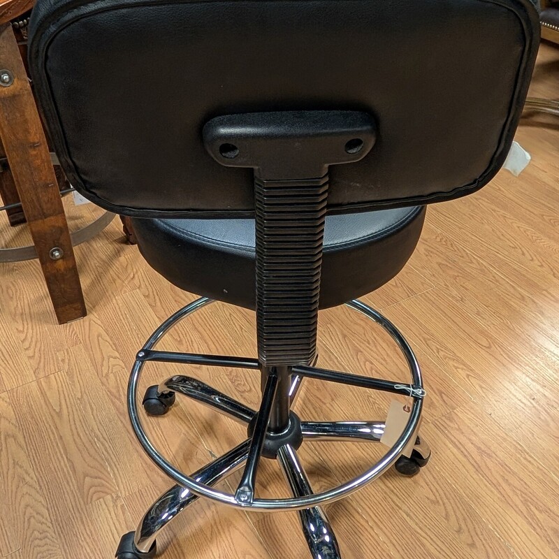 Rolling Drafting Chair, Black, Chrome<br />
24w x 40h<br />
Adjustable seat 28-34in