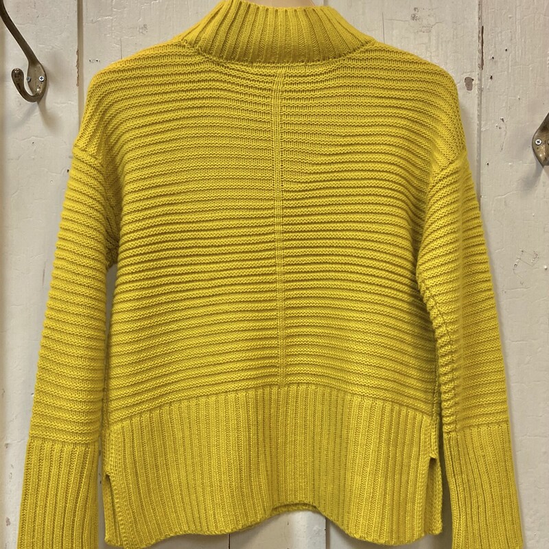 Yllw Mock Nk Sweater<br />
Yellow<br />
Size: Small