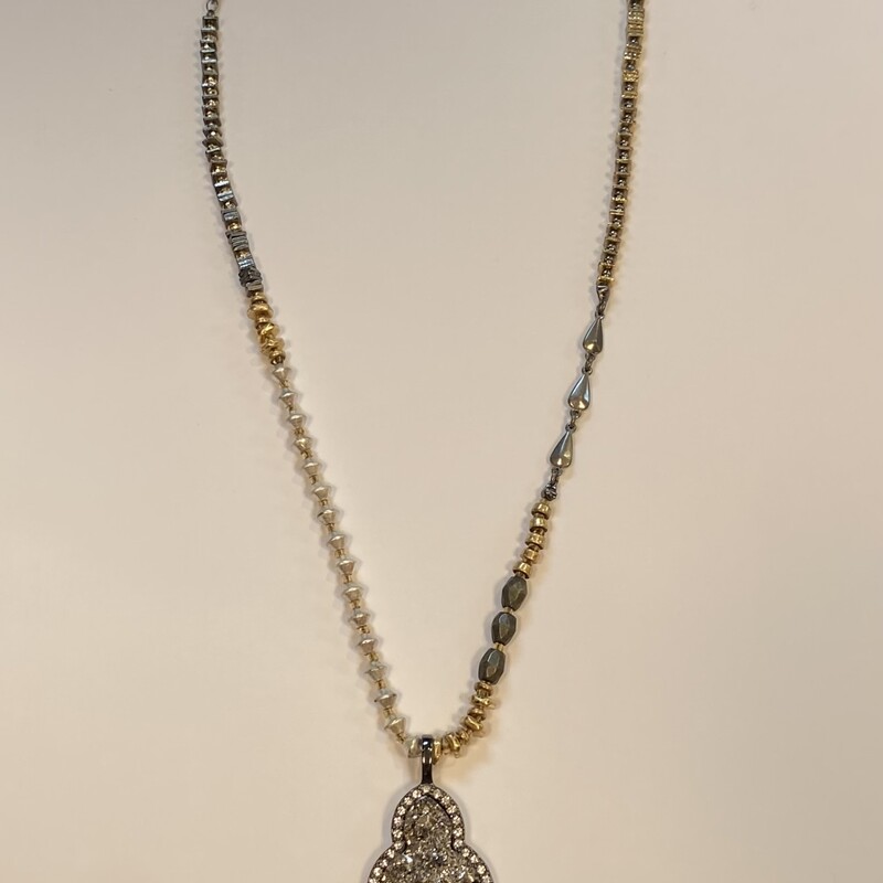 Druzy Stone Pendant<br />
S/G/GM<br />
Size: R $89