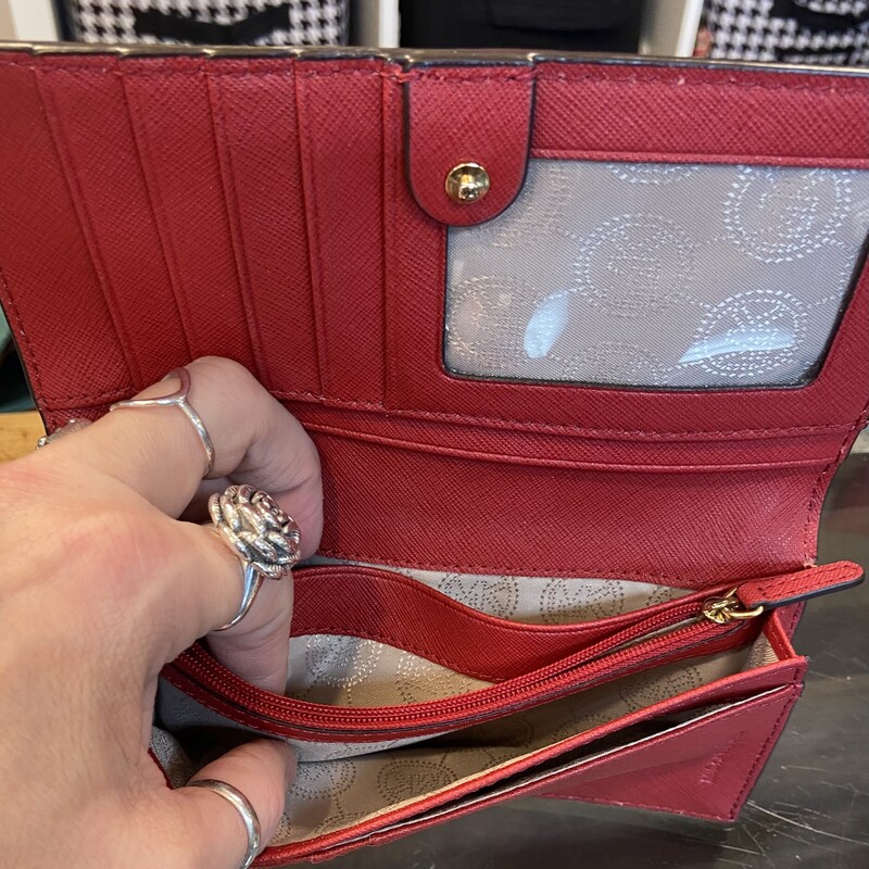 Red Lther Snap Wallet<br />
Red<br />
Size: R $128