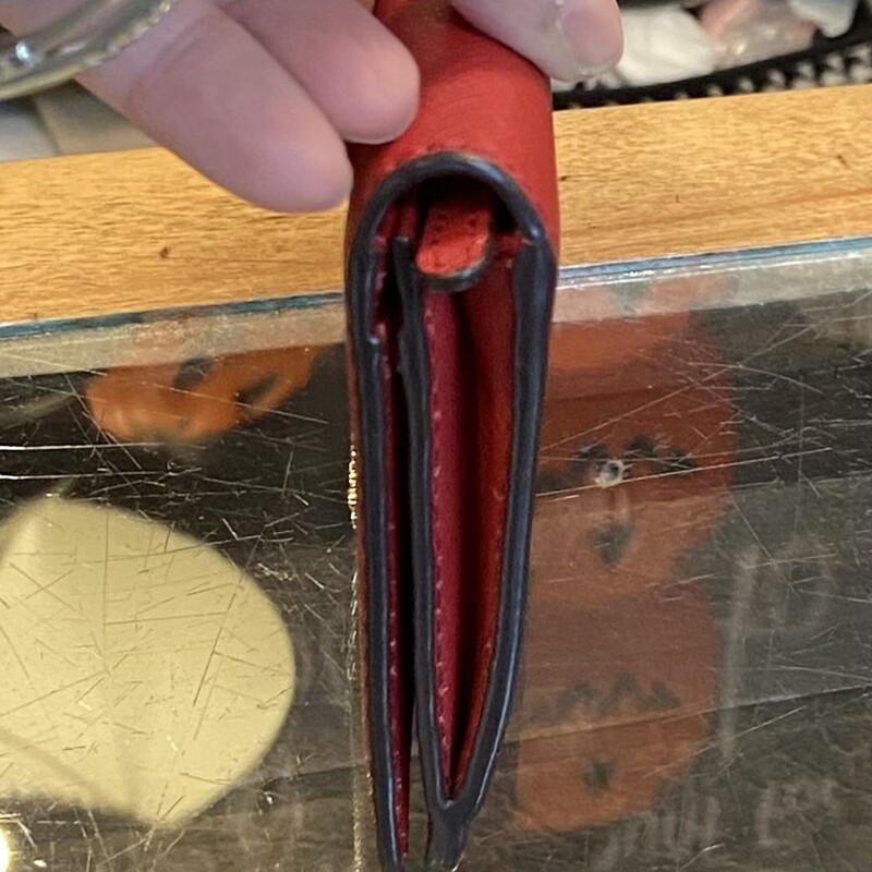 Red Lther Snap Wallet<br />
Red<br />
Size: R $128