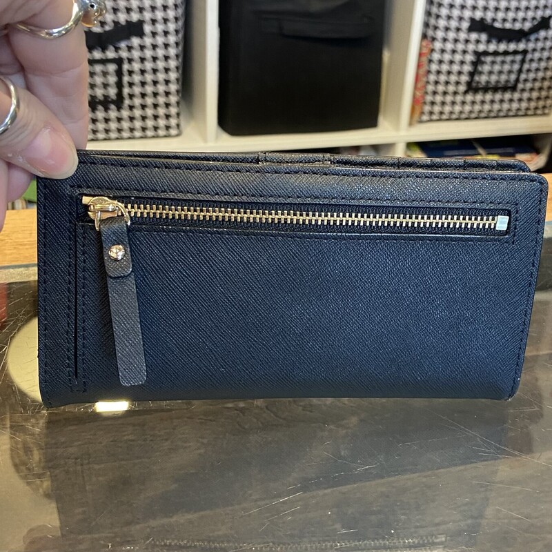 NWT Bk Lthr Wallet<br />
Black<br />
Size: R $118