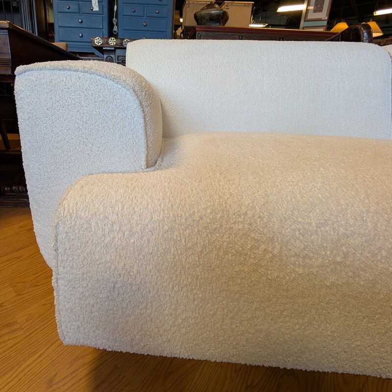 Minimore Living Boucle, White, 3 Seater
90 x 35 x 30
16in seat height