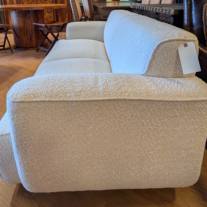 Minimore Living Boucle, White, 3 Seater
90 x 35 x 30
16in seat height