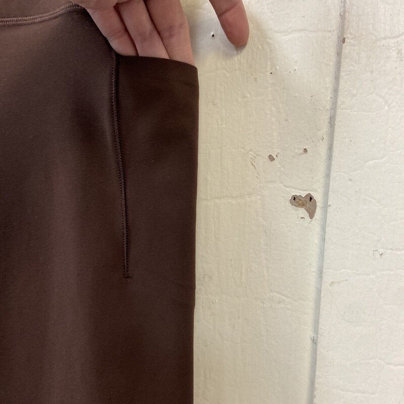 Brown Leggings<br />
Brown<br />
Size: S R $29