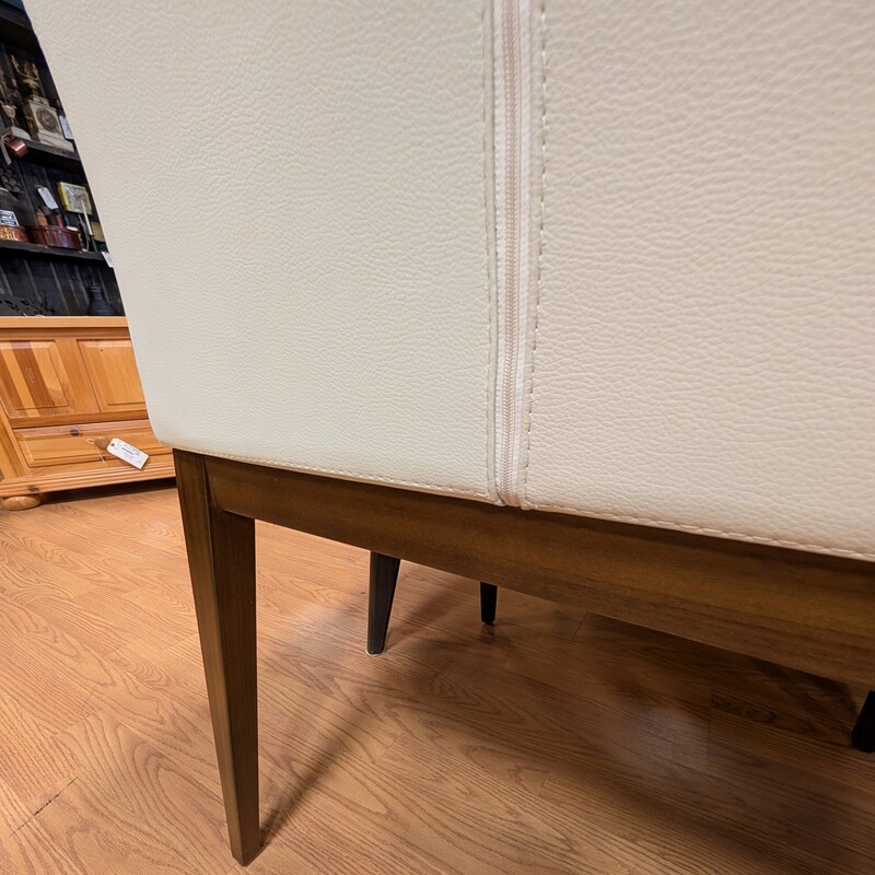 Soho Concept Leatherette, White, Set Of 8
22.5 x 19 x 30h
19 Seat Height