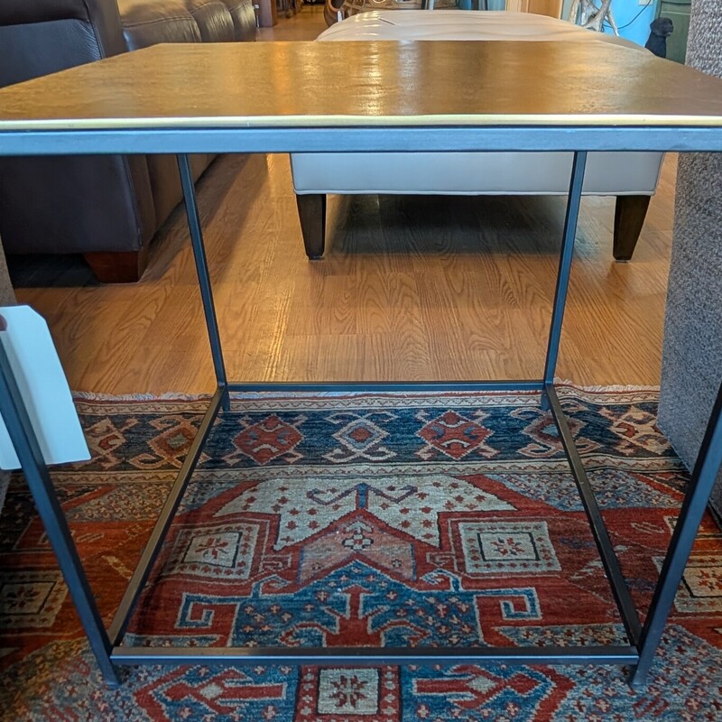 Pottery Barn Brasstop, Wes, Square
19 x 19 x 18.5h