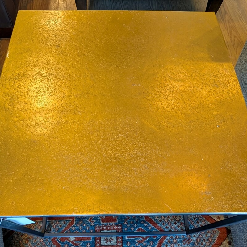 Pottery Barn Brasstop, Wes, Square<br />
19 x 19 x 18.5h