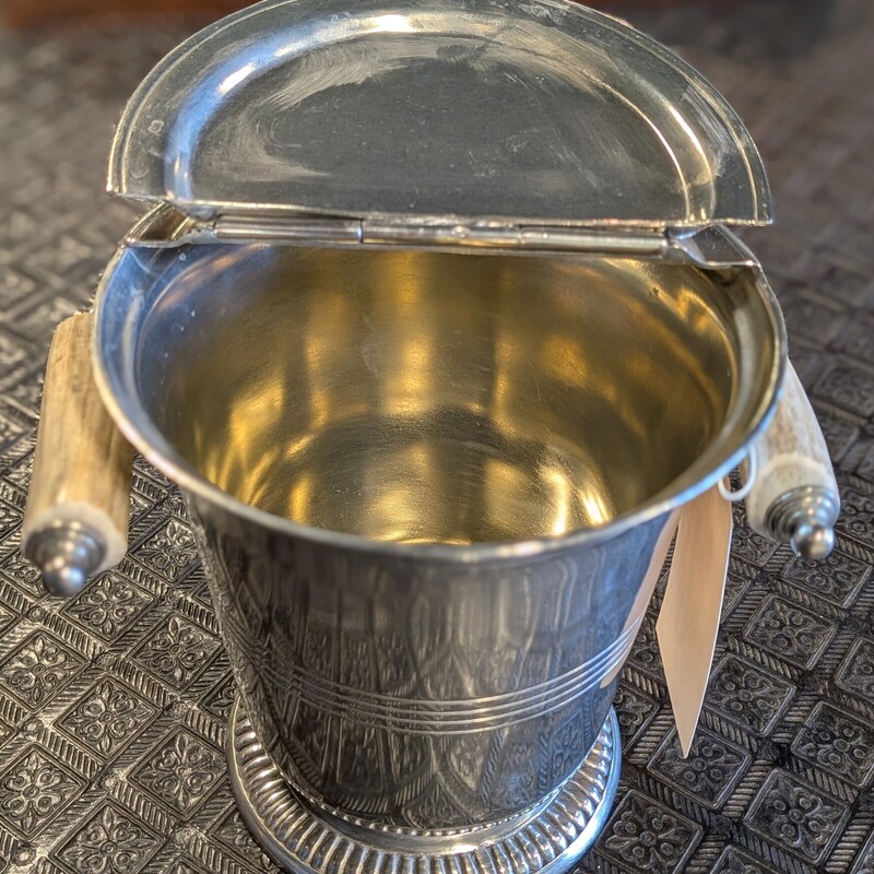 Pewter Ice Bucket, Vagabond, House<br />
Antler Handle<br />
9 x 7.5 x 8h