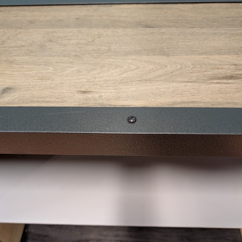 Wood & Metal Industrial<br />
36 x 18 x 30h