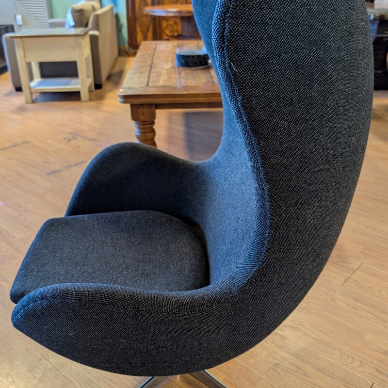 Modern Egg Chair, Gray, Swivel<br />
31 x 29 x 42h