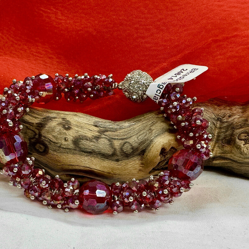 Sparkly red bead bracelet with magnetic clasp