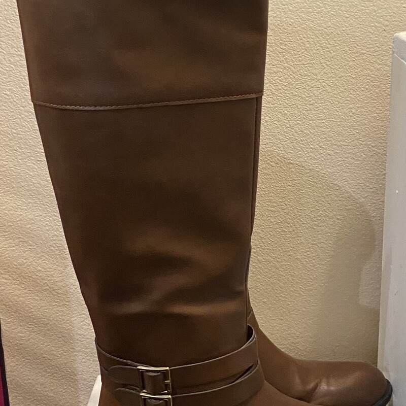 Brw Faux Lther Tall Boot<br />
Brown<br />
Size: 9/9.5