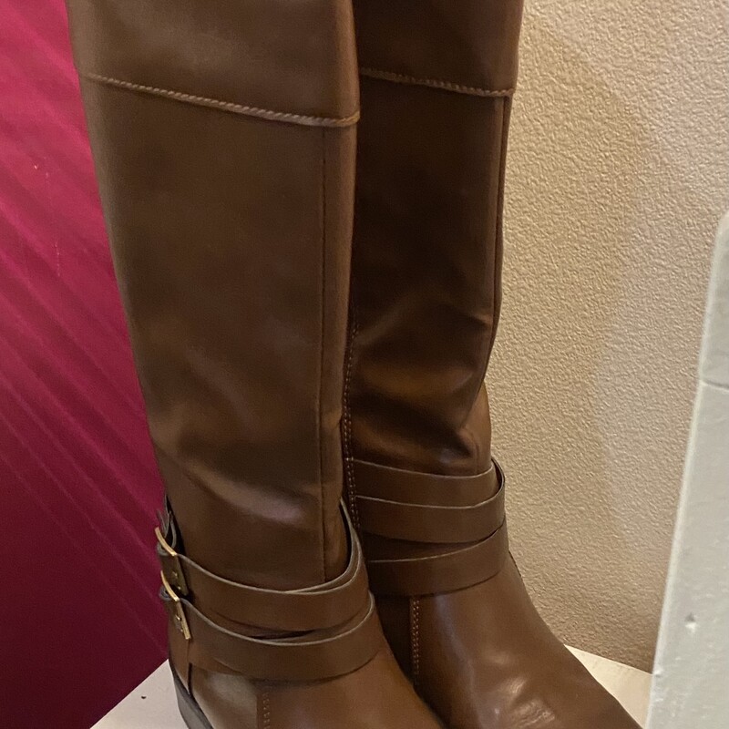Brw Faux Lther Tall Boot<br />
Brown<br />
Size: 9/9.5