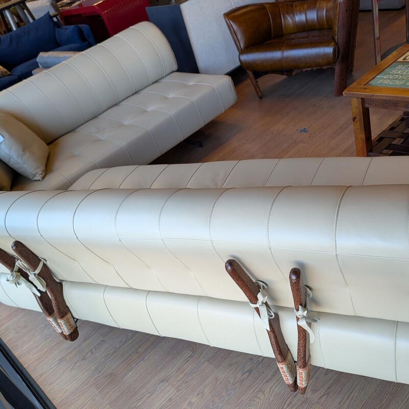 Maui 2pc Sectional Cream, Leather, Pillows<br />
115 x 36 x 82<br />
Seat Height 17