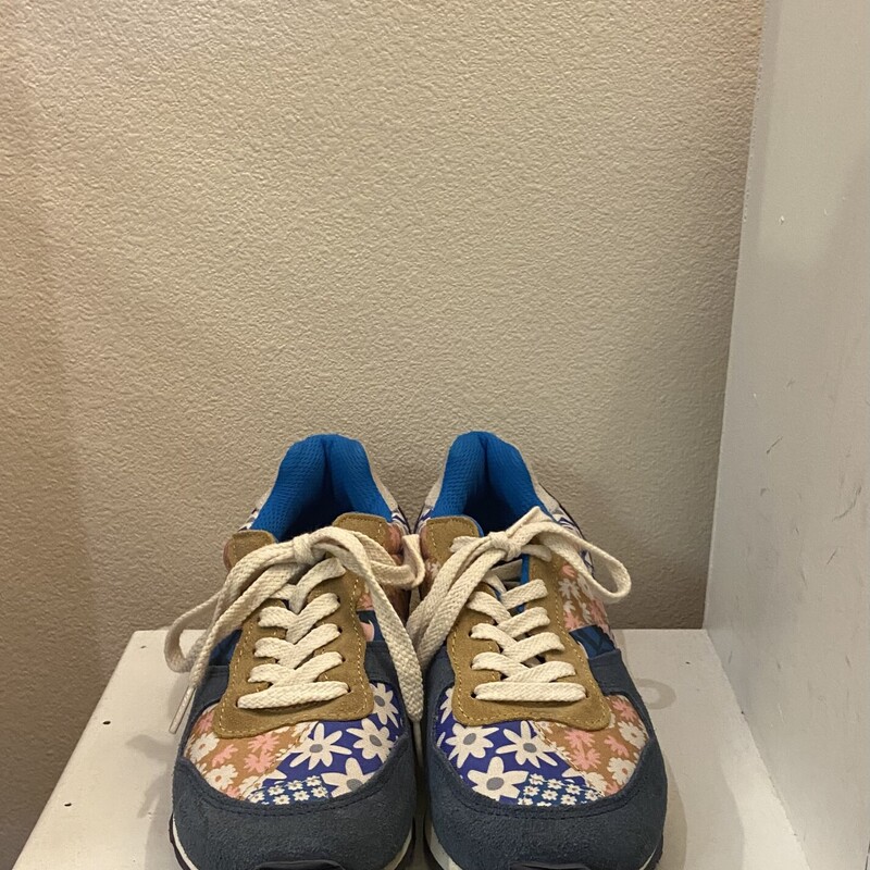 Blu/pnk/t Flrl Sneaker<br />
Blu/Pk/T<br />
Size: 7 R$89