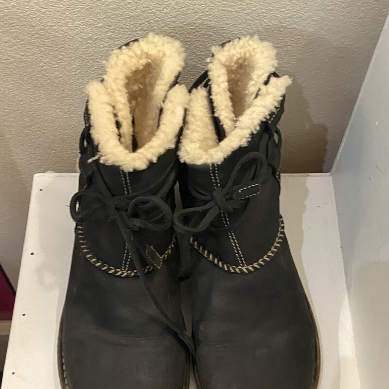 Blk Lther Sherpa Boot<br />
Black<br />
Size: 12 R$159