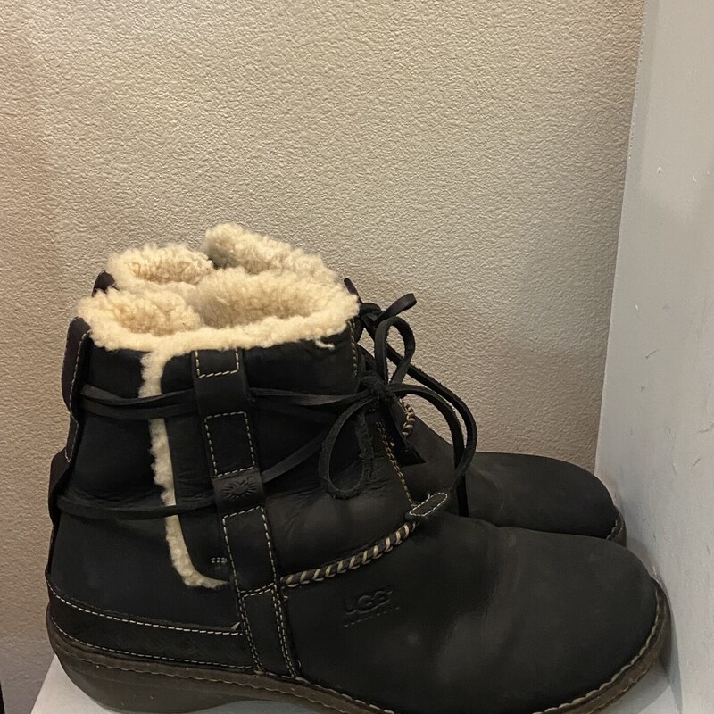 Blk Lther Sherpa Boot<br />
Black<br />
Size: 12 R$159