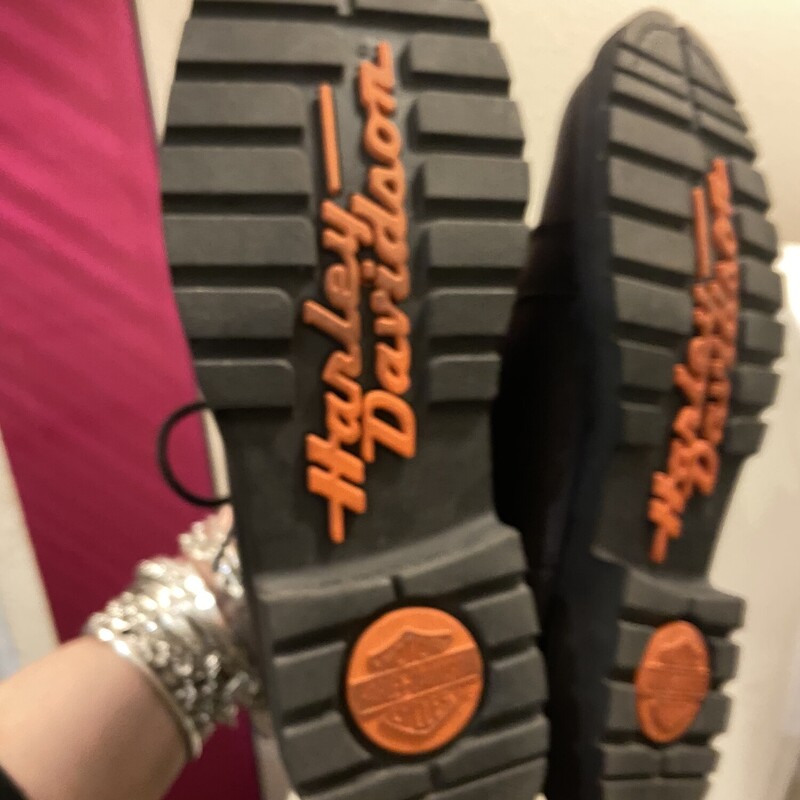 Blk Lthr Comb Boot<br />
Black<br />
Size: 11.5 R$140