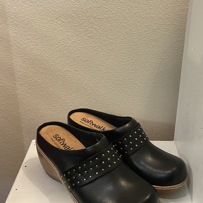 NIB Blk Lthr Stud Clog