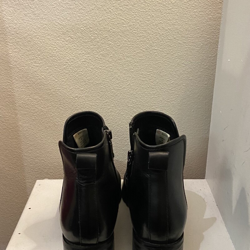 Blk Lthr H20proof Boot<br />
Black<br />
Size: 9 R $174